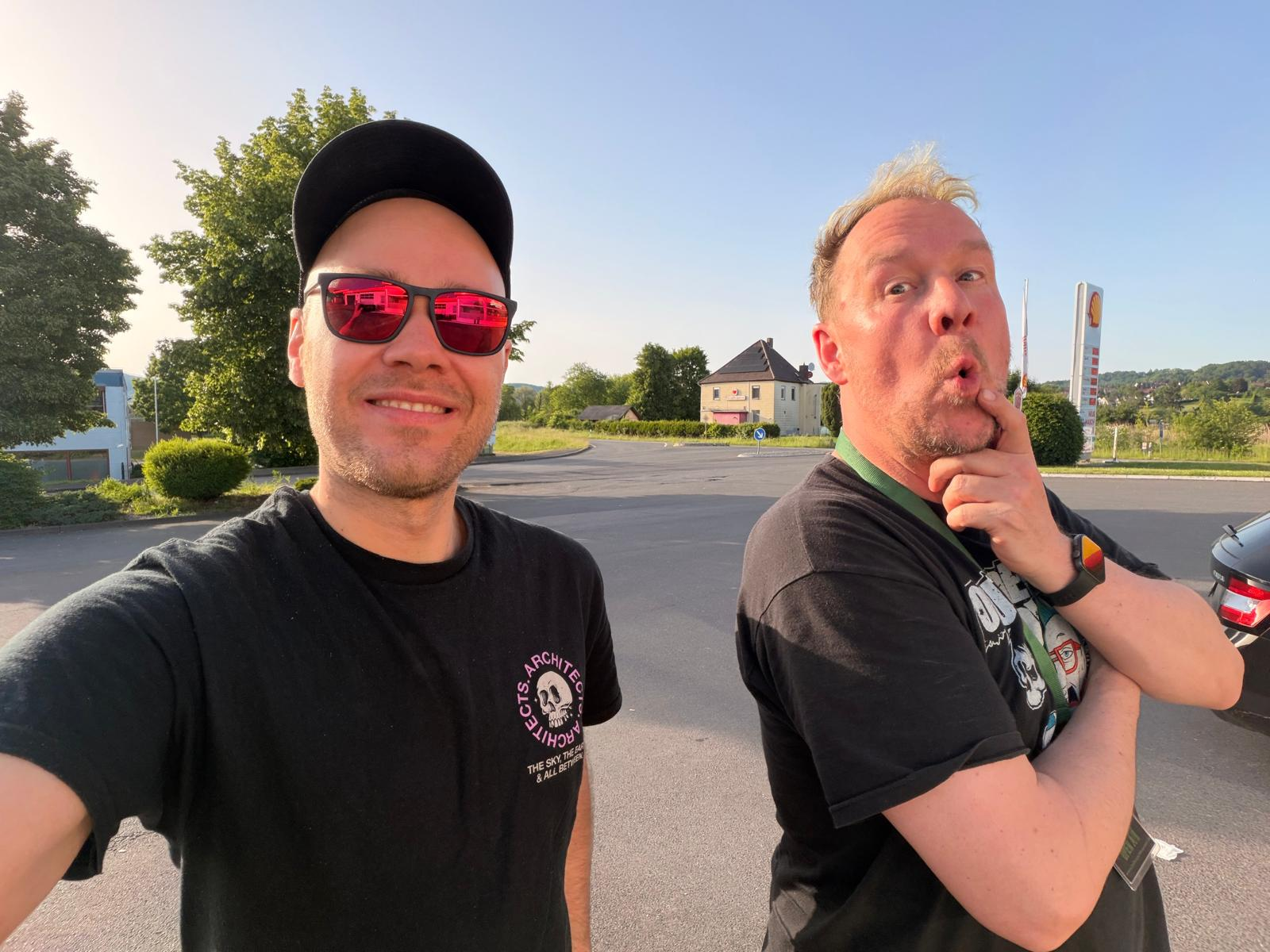 Zwei Mitglieder von Band ohne Anspruch
